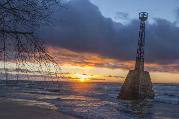 Vieux phare abandonné au coucher du soleil — Photo