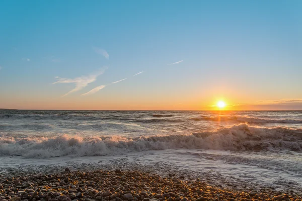 Ocean shore la apus de soare — Fotografie, imagine de stoc