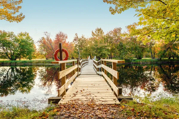 Holzsteg bei der Jakes-Landung — Stockfoto