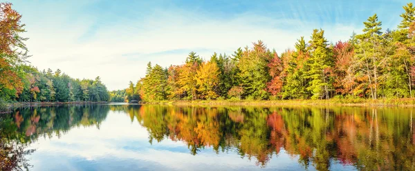 Río Mersey en otoño — Foto de Stock