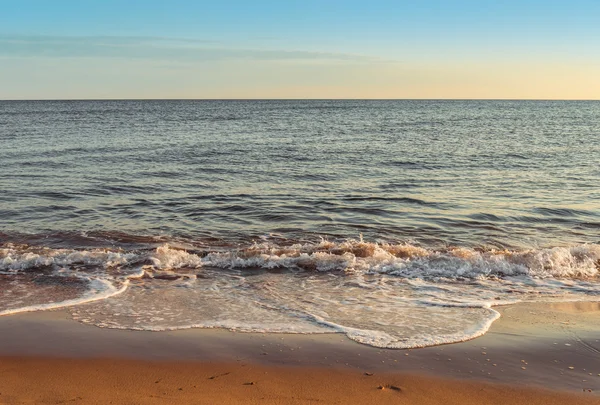 朝は海ビーチ — ストック写真