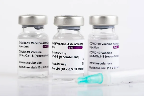 San Sebastian Gipuzkoa Španělsko Února 2021 Tři Injekční Lahvičky Vakcínou — Stock fotografie