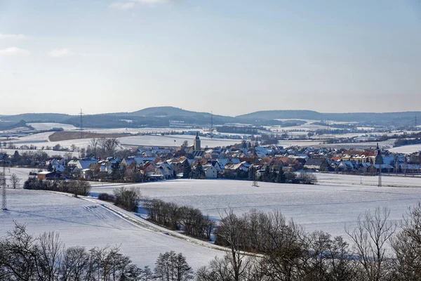Bavyera 'da karla kaplı odun