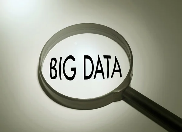 Μεγεθυντικός φακός με τα big data του word. Αναζήτηση μαζικών δεδομένων — Φωτογραφία Αρχείου