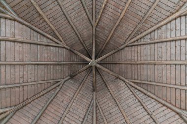 Ormandaki eski ahşap kulübenin güney Almanya 'daki günlük gezileri.