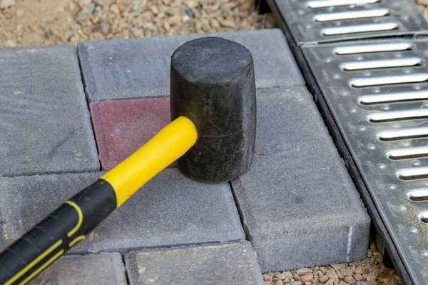 Craftsman Installs Lays Paving Stones Terrace Road Sidewalk Worker Uses — Stock Photo, Image