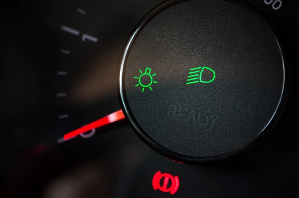 Controles de luz do carro ligados . — Fotografia de Stock