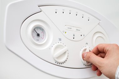 Ayar su akışı ve sıcaklık dolaşım üstüne gaz furn