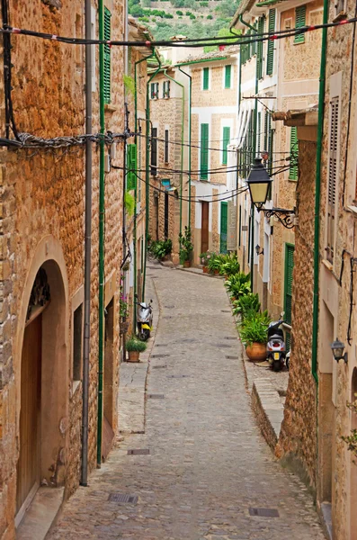 Μαγιόρκα, Νησιά Βαλεαρίδες, Ισπανία: ένα δρομάκι στο το παλιό χωριό του Fornalutx — Φωτογραφία Αρχείου