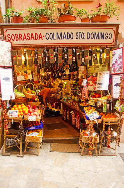 Mallorca, Islas Baleares, España: una tienda de comestibles de productos locales en Palma de Mallorca — Foto de Stock