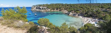 Mallorca, Balear Adaları, İspanya: Akdeniz, maquis ve adanın plajlarına birini görünümünü