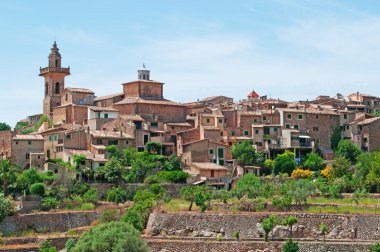 Mallorca, Balear Adaları, İspanya: eski kasaba Valldemossa, Palma de Mallorca yaklaşık 20 km, bir tepe üzerinde tünemiş panoramik manzaralı