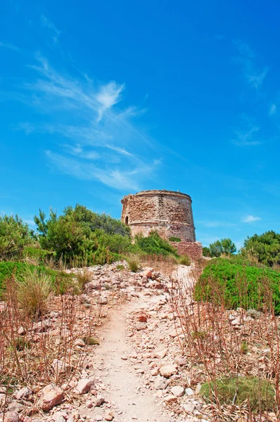 Mallorca, Islas Baleares, España: vista de la Torre des Matzoc, antigua torre de vigilancia del Morro d 'Albarca —  Fotos de Stock