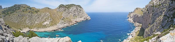 Mallorca, Balear Adaları, İspanya: bir koy ve adanın kuzeyinde bir gizli plaj — Stok fotoğraf