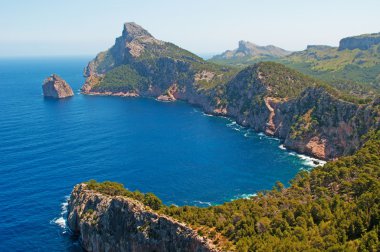 Mallorca, Balear Adaları, İspanya: Cap de Formentor, panoramik manzarasını Serra de Tramuntana dağ aralığının üst uç Akdeniz'in buluştuğu adanın kuzey ucunda