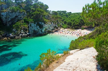 Menorca, Balear Adaları, İspanya: görünüm ünlü Körfezi ve Cala Macarelleta beach
