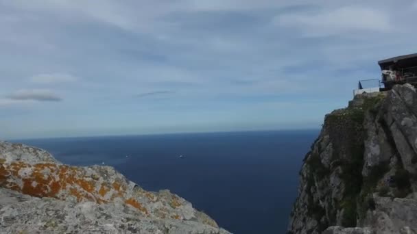 Gibraltar, Storbritannien, Andalusien, Spanien - 16 April 2016: Cape i Gibraltar — Stockvideo