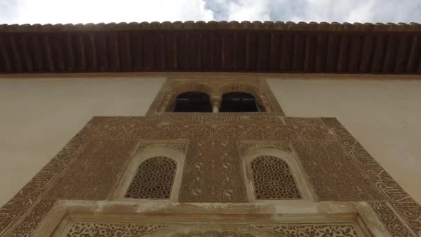 阿罕布拉宫和堡垒复杂坐落在格拉纳达格拉纳达，安达卢西亚，西班牙-2016 年 4 月 17 日 ︰ — 图库视频影像