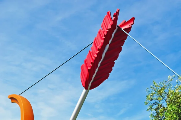 San Francisco, Californie, États-Unis : vue de la sculpture Cupid's Span de Claes Oldenburg et Coosje van Bruggen dans le parc Rincon — Photo