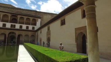 Granada, Endülüs, İspanya - 17 Nisan 2016: Alhambra palace ve Granada içinde yer alan kale karmaşık