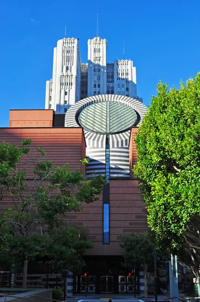 San Francisco, California, Usa: lo skyline della città con vista sul Moma, l'edificio del Museo d'Arte Moderna progettato dall'architetto svizzero Mario Botta — Foto Stock