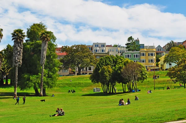 San Francisco, California, EE.UU.: vista panorámica del Parque de la Misión Dolores — Foto de Stock