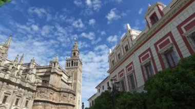 Seville, Endülüs, İspanya - 18 Nisan 2016: Seville Katedrali