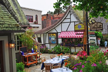California: Restoranlar ve mağazalar Carmel denizin kenarında, Pasifik kıyısında şehir 