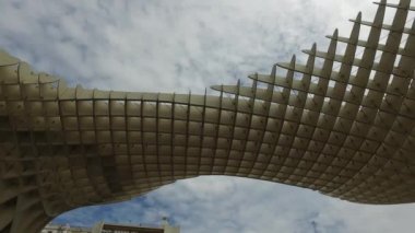 Metropol şemsiye, Ahşap yapı 