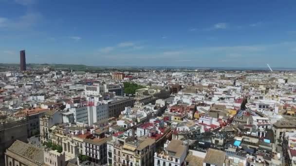 Séville, Andalousie, Espagne - 18 avril 2016 : Cathédrale de Séville vue panoramique sur le clocher de la Giralda — Video