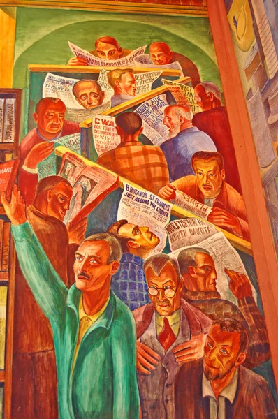 Coit Tower, São Francisco, Califórnia, EUA: os murais históricos do afresco no estilo do social-realismo americano pintados em 1933 por 25 diferentes artistas no local como parte da Administração do Progresso do Trabalho — Fotografia de Stock