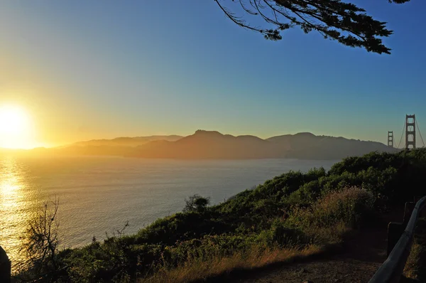 Сан-Франциско, Каліфорнія: Панорама Золоті ворота на заході сонця — стокове фото