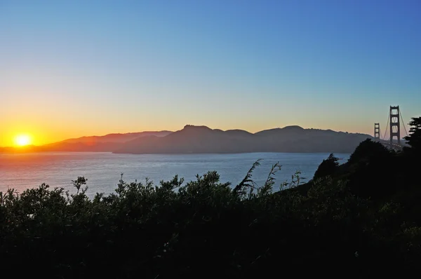 Сан-Франциско, Каліфорнія: Панорама Золоті ворота на заході сонця — стокове фото