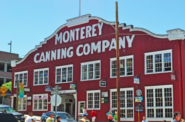 Monterey, California: ikonik Monterey Canning konserve satırda waterfront şehrin yeni Monterey bölümünde sokak, bina şirket görünümünü