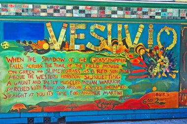 San Francisco: Vesuvio Cafe işareti, tarihi Kuzey Beach barda uğrak Beat Generation söhretler ben