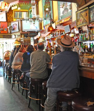 San Francisco: düzenli Vesuvio Cafe, bar tarihi kontuarında Beat Generation söhretler uğrak.