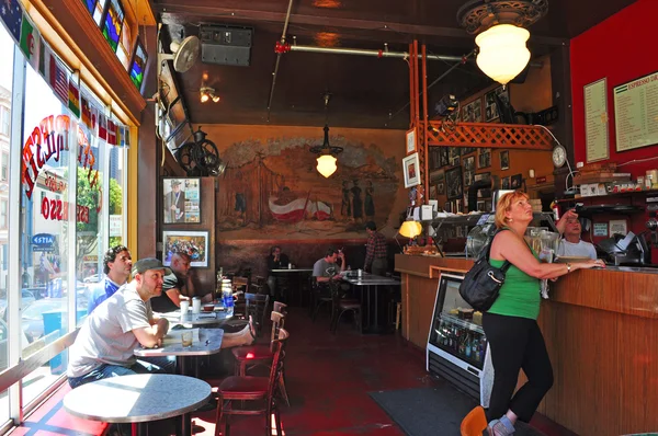 샌 프란 시스 코: 카페의 인테리어 ' 노스 비치에 트리에스테 — 스톡 사진