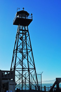 San Francisco, Alcatraz Adası: eski federal hapishanenin bir gözetleme kulesi