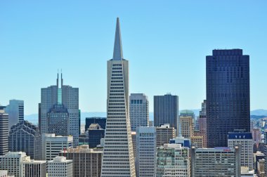 San Francisco, California: Transamerica Piramidi, Bina bir 48 katlı fütürist ve ikinci en yüksek gökdelen kentin siluetinin havadan görünümü