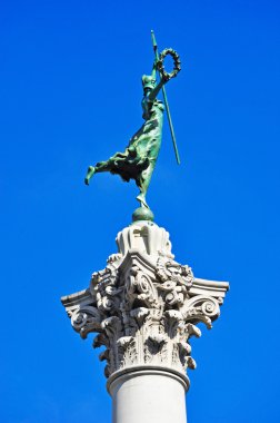 San Francisco, California, ABD: zafer tanrıçası, Robert Ingersoll Aitken Dewey anıt üstüne heykelin görünümünü savaş kahramanı George Dewey, Union Square sembolü adını verdi