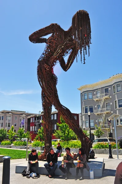 San Francisco: la escultura temporal Ecstasy in Patricia 's Green, un espacio público entre Hayes Street y Fell Street —  Fotos de Stock