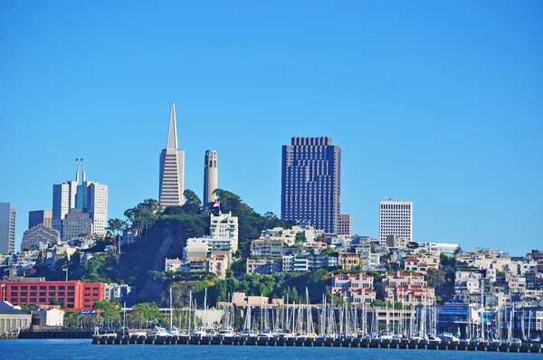 San Francisco: ufuk çizgisi, şehrin ve Körfez'in panoramik manzarası