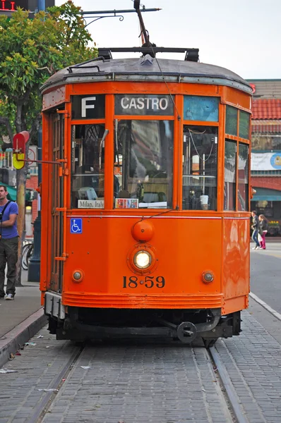 San Francisco, California, Usa: włoski tramwaj na ulicach miasta — Zdjęcie stockowe