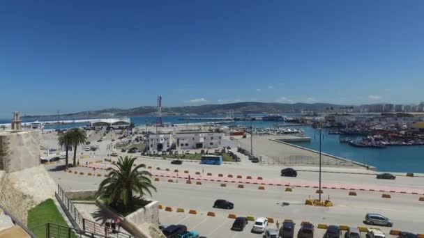 Város Tangier Marokkó kilátás a kikötőre és az óvárosra — Stock videók