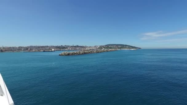 Port és indulás szárnyashajóval Tangier — Stock videók