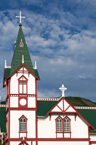 Island: Husavikurkirkja, den trä kyrkan Husavik — Stockfoto