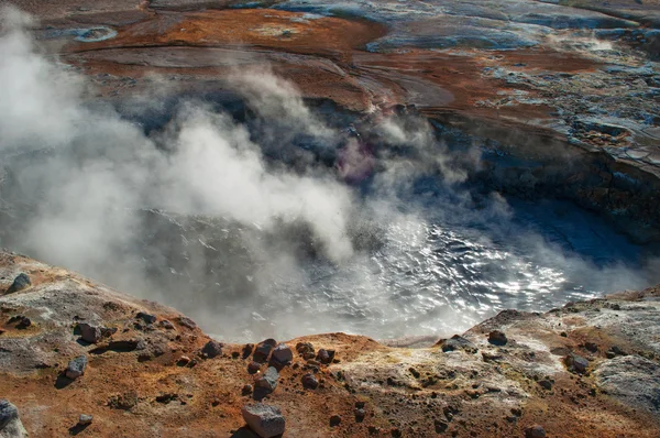 Islândia: poças de enxofre em Hverir, uma área geotérmica na região de Myvatn — Fotografia de Stock