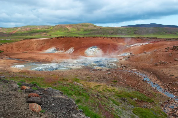 Islândia: solo com sedimentos minerais em Hverir, uma área geotérmica na região de Myvatn — Fotografia de Stock