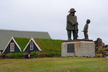 İzlanda: Joklarar heykel, buzul insanlar Ragnar Kjartansson Hellissandur köy içinde sanatçının 1974 heykel