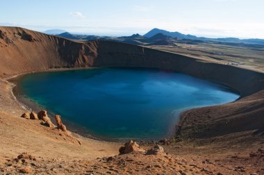 İzlanda: panoramik görünümü Viti Krater Gölü ve